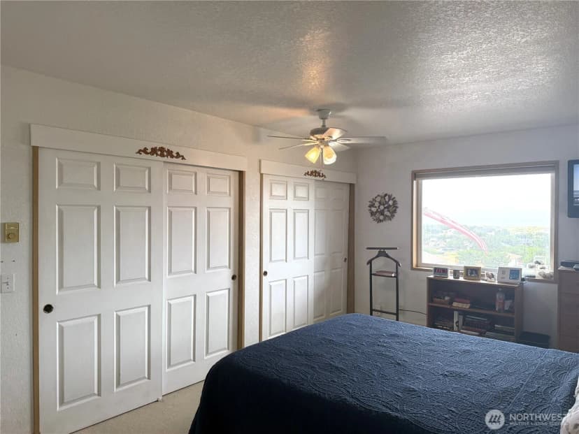 Property photo for 33304 J Place, Ocean Park photo 19