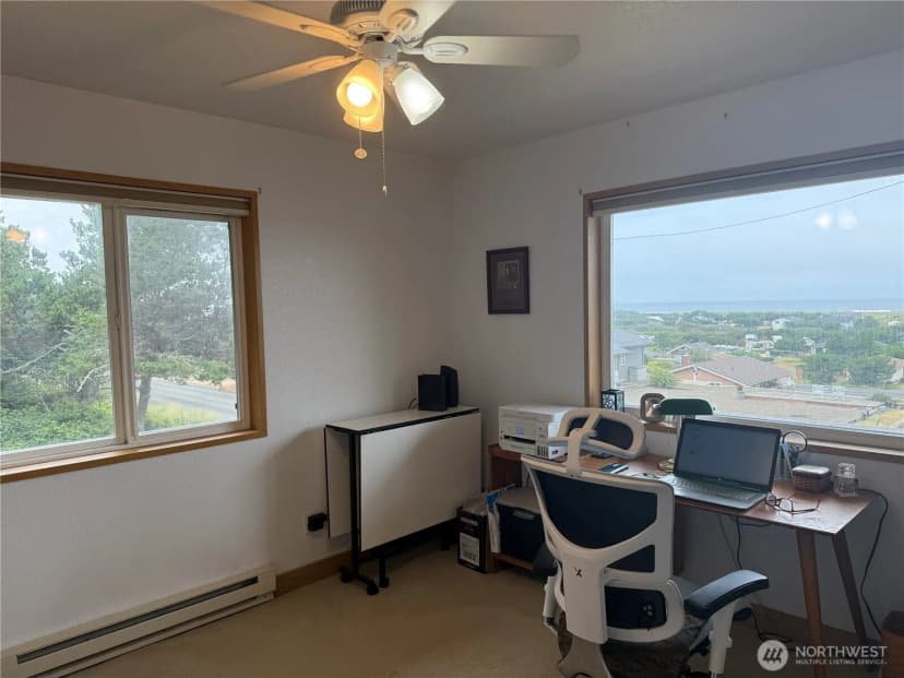 Property photo for 33304 J Place, Ocean Park photo 16