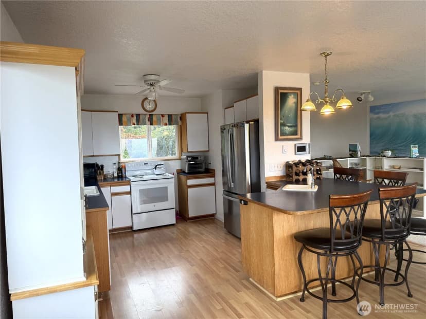 Property photo for 33304 J Place, Ocean Park photo 24