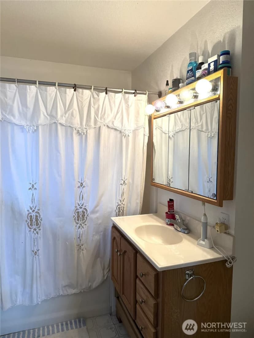 Property photo for 33304 J Place, Ocean Park photo 20