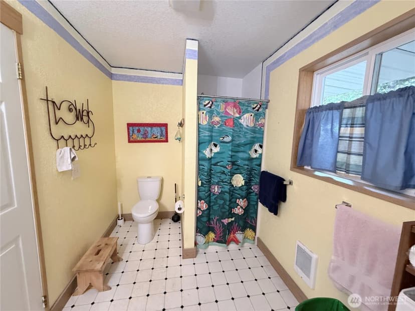 Property photo for 33304 J Place, Ocean Park photo 11
