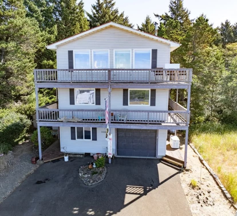 Property photo for 33304 J Place, Ocean Park photo 4