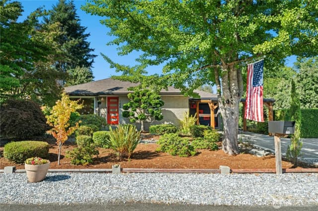 Property photo for 104 Sw 132nd Street, Burien photo 3
