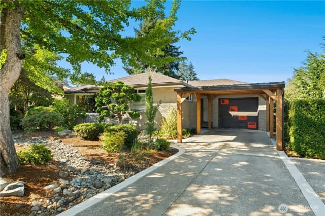Property photo for 104 Sw 132nd Street, Burien photo 2