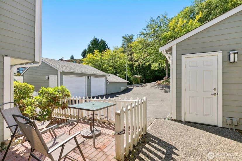 Property photo for 3812 25th Avenue W #4b, Seattle photo 2