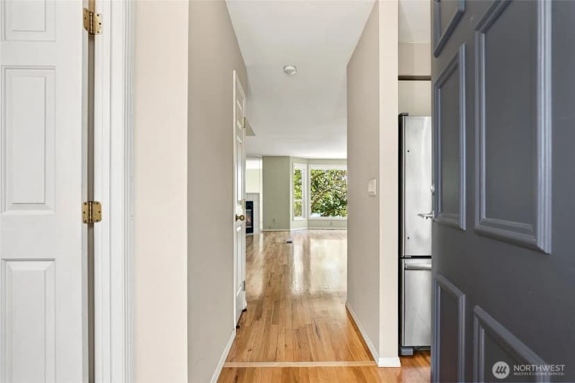 Property photo for 3812 25th Avenue W #4b, Seattle photo 4
