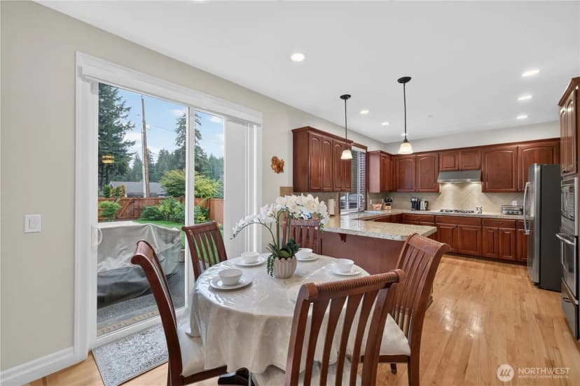Property photo for 25528 Lake Wilderness Place Se, Maple Valley photo 11