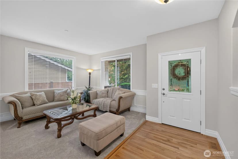 Property photo for 25528 Lake Wilderness Place Se, Maple Valley photo 4