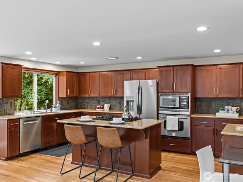 Property photo for 430 10th Street S, Kirkland photo 8
