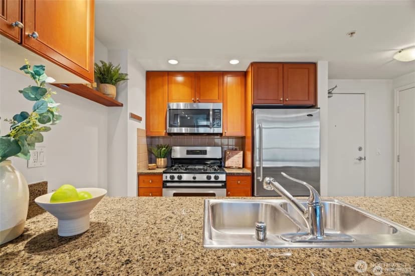 Property photo for 1420 Terry Avenue #201, Seattle photo 9
