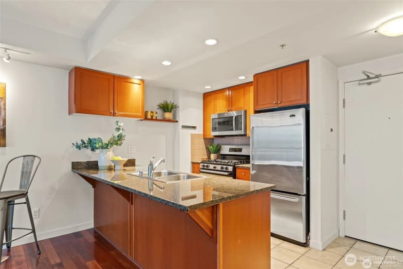 Property photo for 1420 Terry Avenue #201, Seattle photo 5