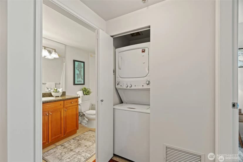 Property photo for 1420 Terry Avenue #201, Seattle photo 12