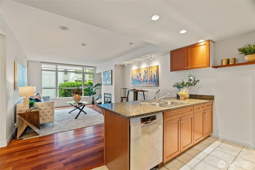 Property photo for 1420 Terry Avenue #201, Seattle photo 6