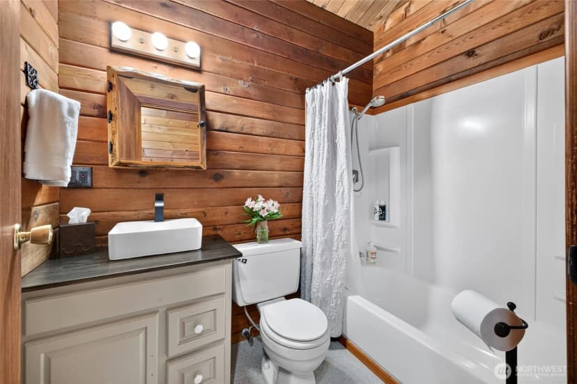 Property photo for 16805 Rainbow Lane E, Greenwater photo 12