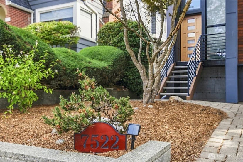 Property photo for 7522 14th Avenue Ne, Seattle photo 2