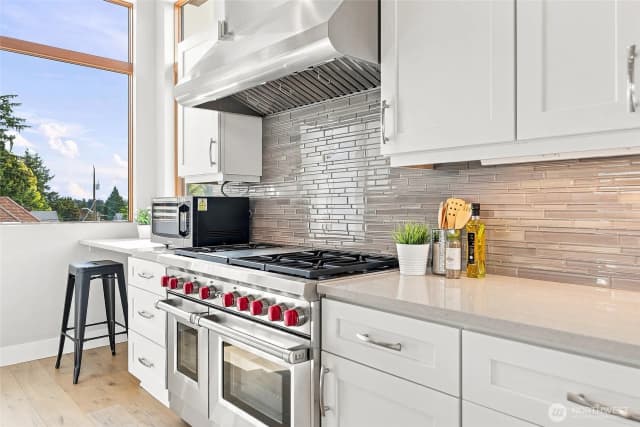 Property photo for 7522 14th Avenue Ne, Seattle photo 5