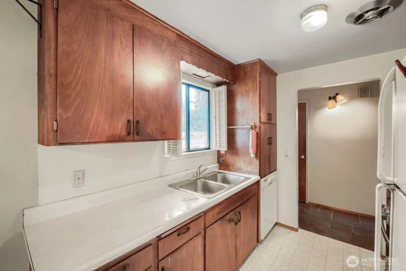 Property photo for 12524 13th Avenue Sw, Burien photo 9