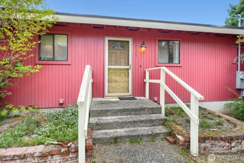 Property photo for 12524 13th Avenue Sw, Burien photo 4