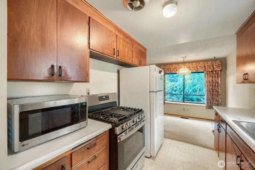Property photo for 12524 13th Avenue Sw, Burien photo 11