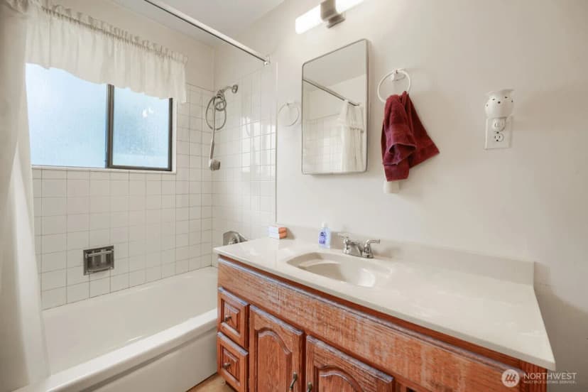 Property photo for 12524 13th Avenue Sw, Burien photo 16