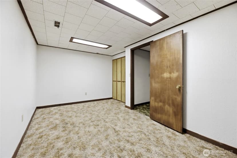 Property photo for 12703 Vernon Avenue Sw, Lakewood photo 26