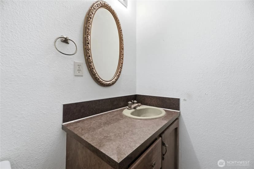 Property photo for 12703 Vernon Avenue Sw, Lakewood photo 17