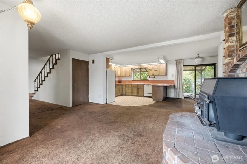Property photo for 12703 Vernon Avenue Sw, Lakewood photo 16