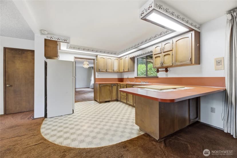 Property photo for 12703 Vernon Avenue Sw, Lakewood photo 12