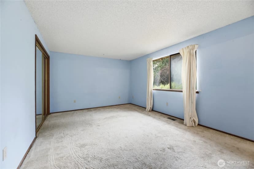 Property photo for 12703 Vernon Avenue Sw, Lakewood photo 18