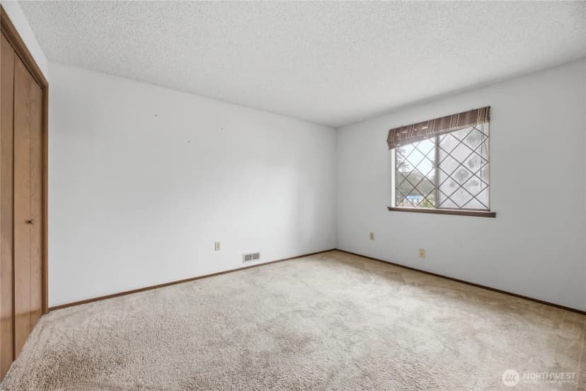 Property photo for 12703 Vernon Avenue Sw, Lakewood photo 22
