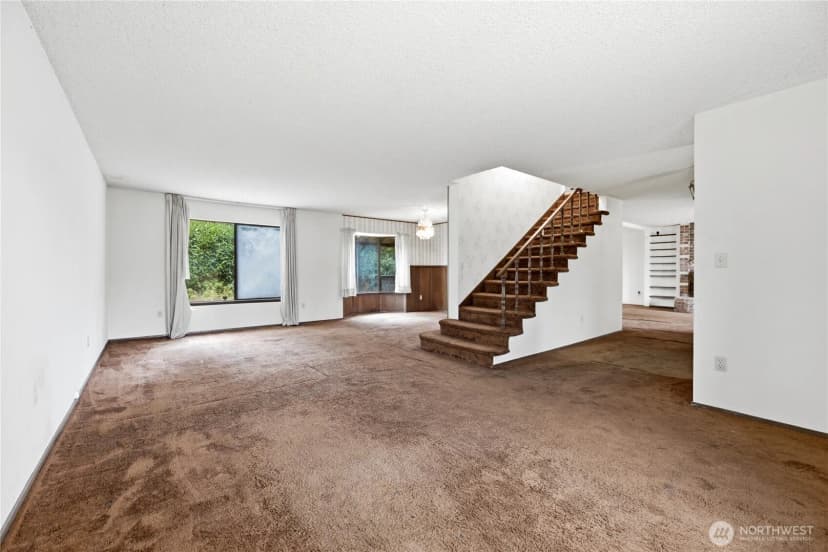 Property photo for 12703 Vernon Avenue Sw, Lakewood photo 7