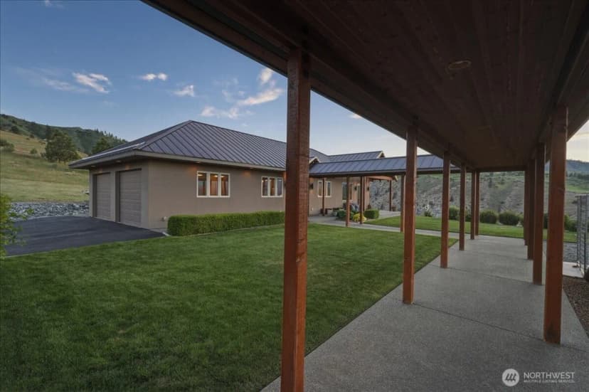 Property photo for 825 Hawks Meadow Road, Chelan photo 28