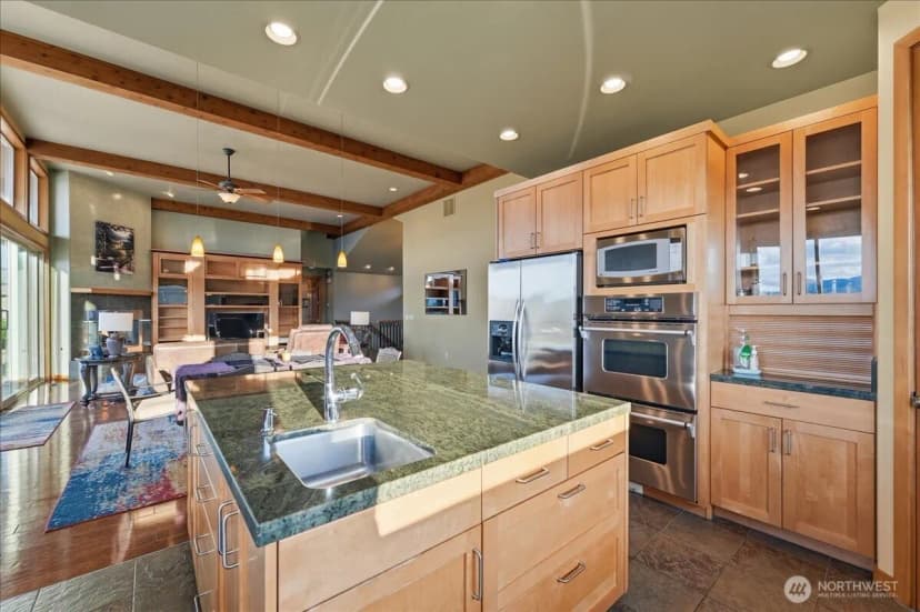 Property photo for 825 Hawks Meadow Road, Chelan photo 11