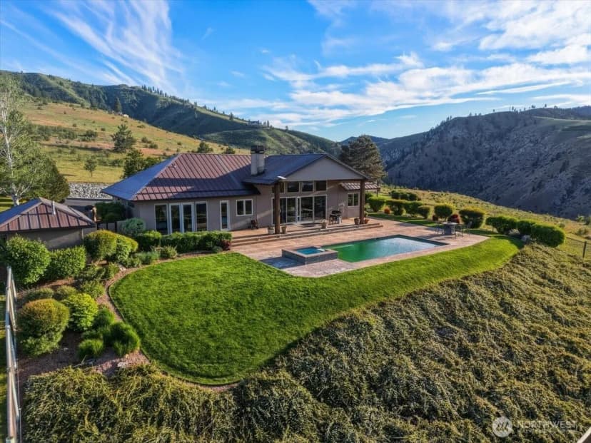 Property photo for 825 Hawks Meadow Road, Chelan photo 4