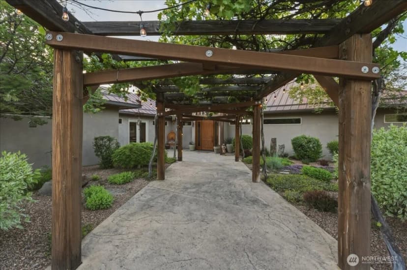 Property photo for 825 Hawks Meadow Road, Chelan photo 6