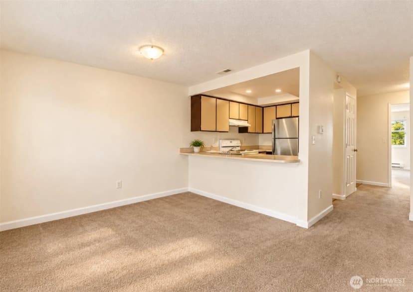 Property photo for 21614 29th Avenue S, Des Moines photo 15