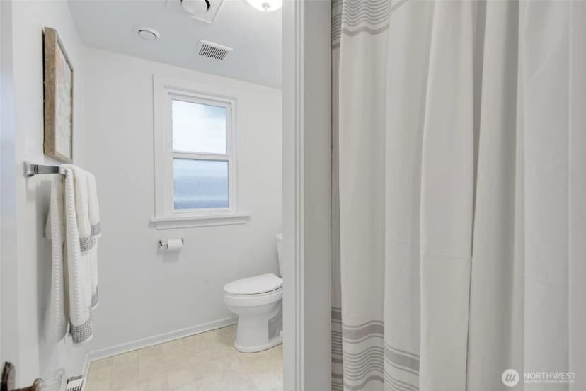 Property photo for 313 Ne 76th Street, Seattle photo 24