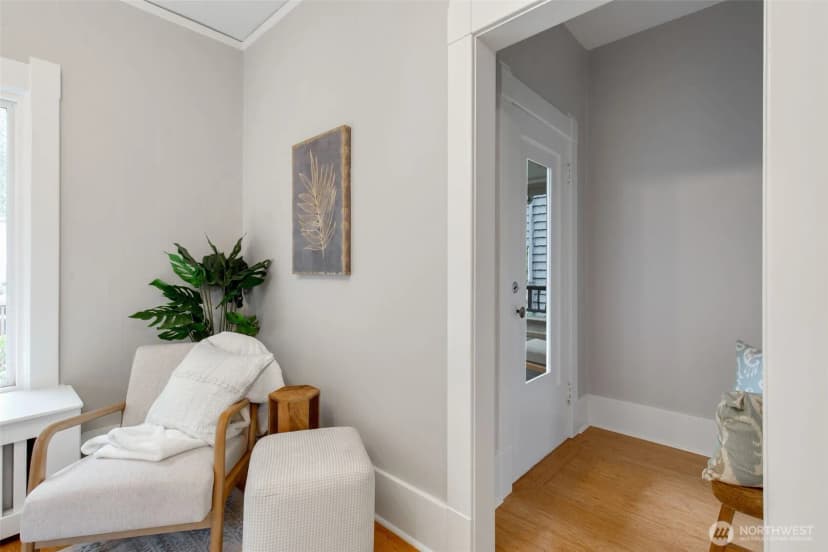 Property photo for 313 Ne 76th Street, Seattle photo 6