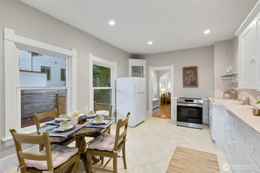 Property photo for 313 Ne 76th Street, Seattle photo 13