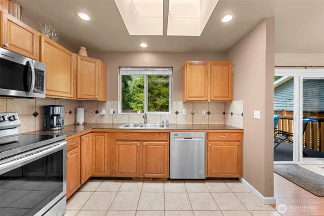 Property photo for 333 Lakeside Drive, Sedro Woolley photo 4