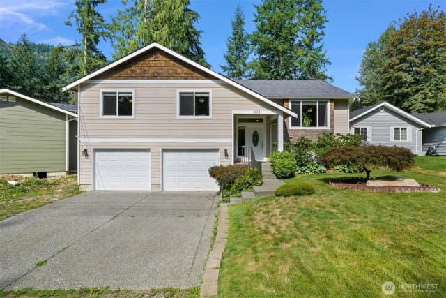 Property photo for 333 Lakeside Drive, Sedro Woolley