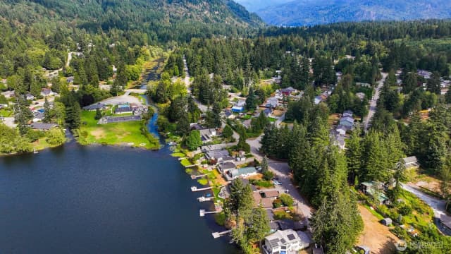 Property photo for 333 Lakeside Drive, Sedro Woolley photo 2