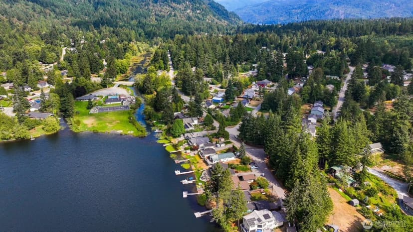 Property photo for 333 Lakeside Drive, Sedro Woolley photo 2