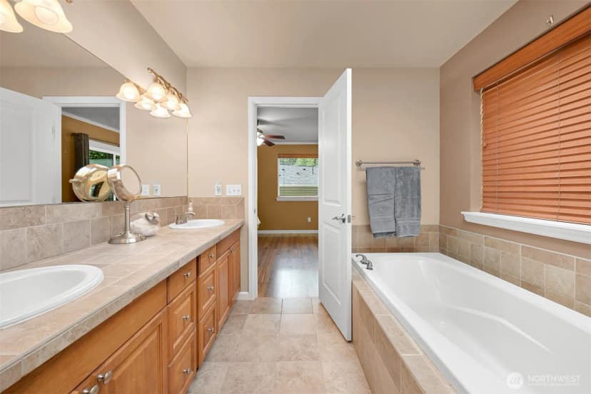Property photo for 333 Lakeside Drive, Sedro Woolley photo 13