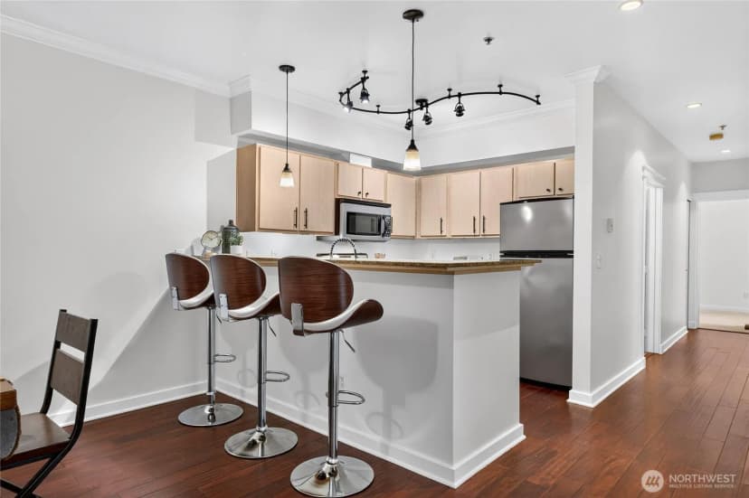 Property photo for 10709 Valley View Road #c103, Bothell photo 7