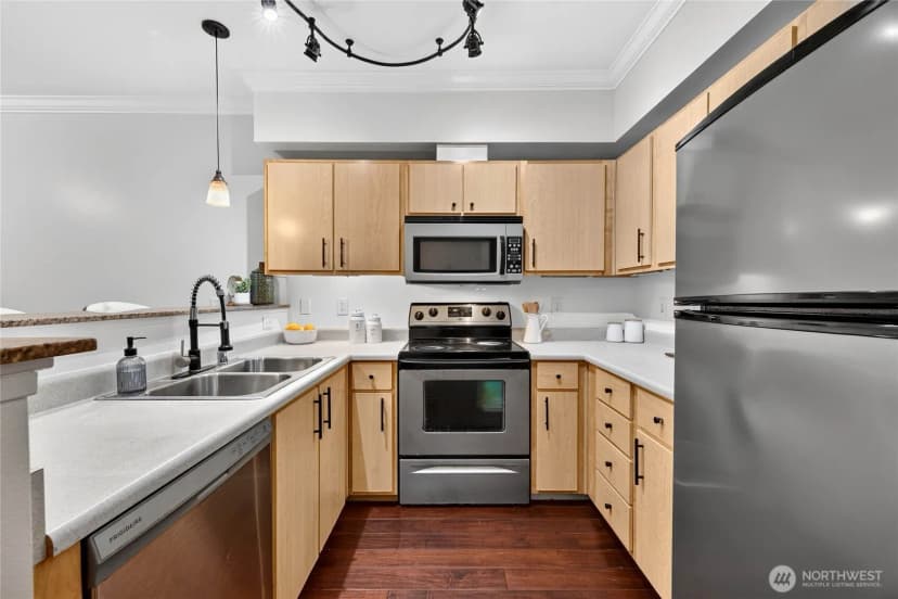 Property photo for 10709 Valley View Road #c103, Bothell photo 9