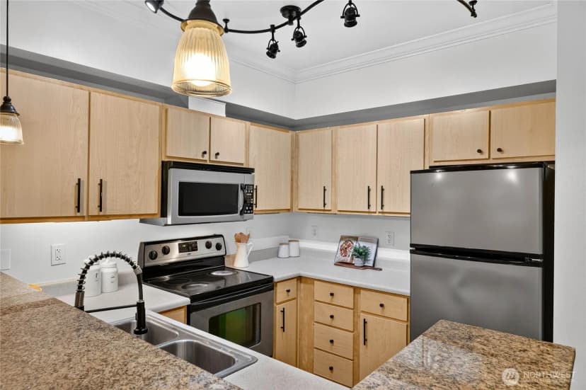 Property photo for 10709 Valley View Road #c103, Bothell photo 8