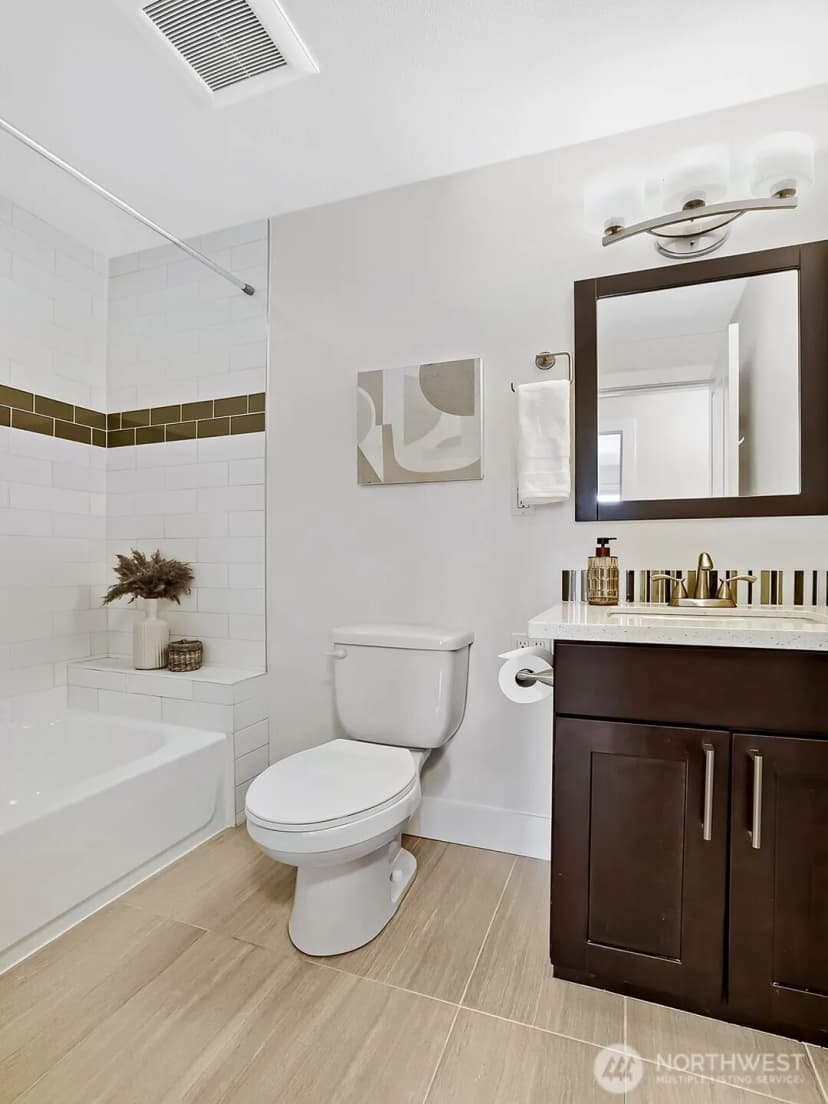 Property photo for 13832 125th Avenue Ne, Kirkland photo 14