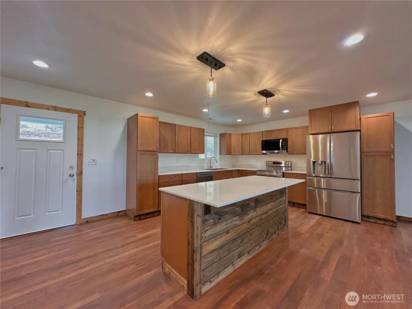 Property photo for 20 Pats Lane, Omak photo 11