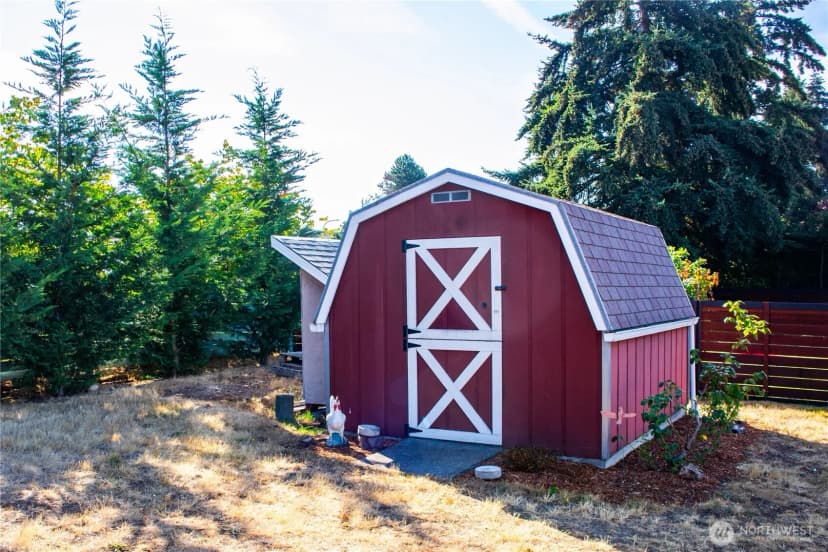 Property photo for 650 Jefferson Avenue Ne, Renton photo 16
